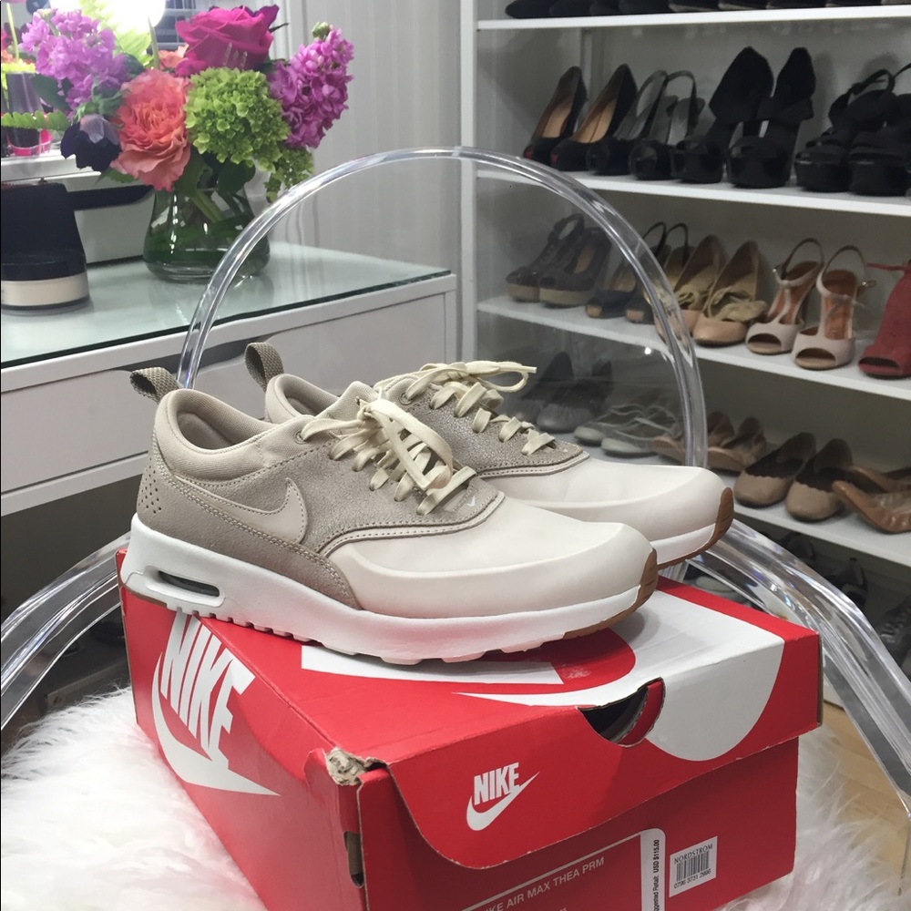 Like New Limited Edition Nike Air Max Thea